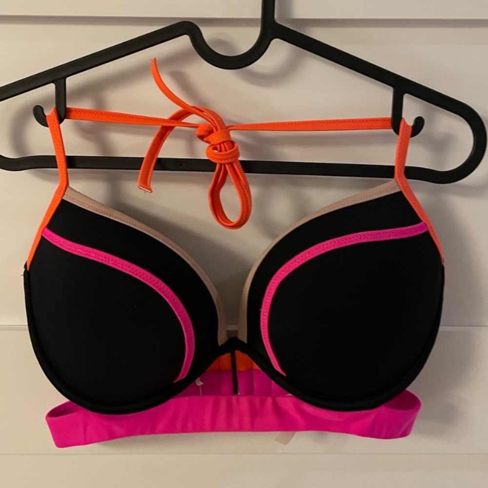 Victoria’s Secret bikini top